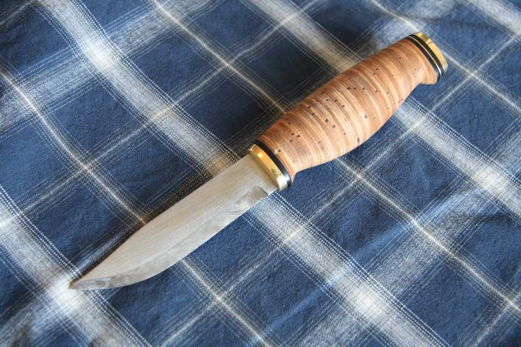 Материал рукояти ножа - наборная береста