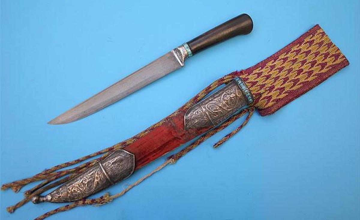 Таджикский нож. Нож Бухарский пчак. Бухарский кинжал. Кинжал Каруд. Таджикский нож корд.