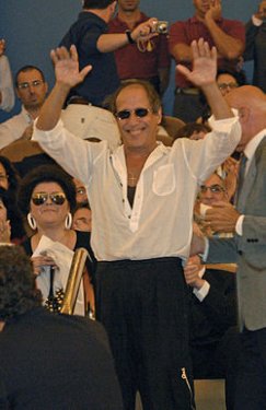 250px-Adriano_Celentano_crop.thumb.jpg.beee5a3191f1abb5111552855a186d62.jpg