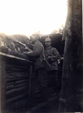 2121247478_Landsturminthetrenches.EasternFrontAugust1915-.thumb.jpg.d457814629d9c22553356480111f188a.jpg