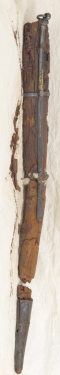 Ножны кинжала в оправе  XIV-XV вв  Длина 27 см.png