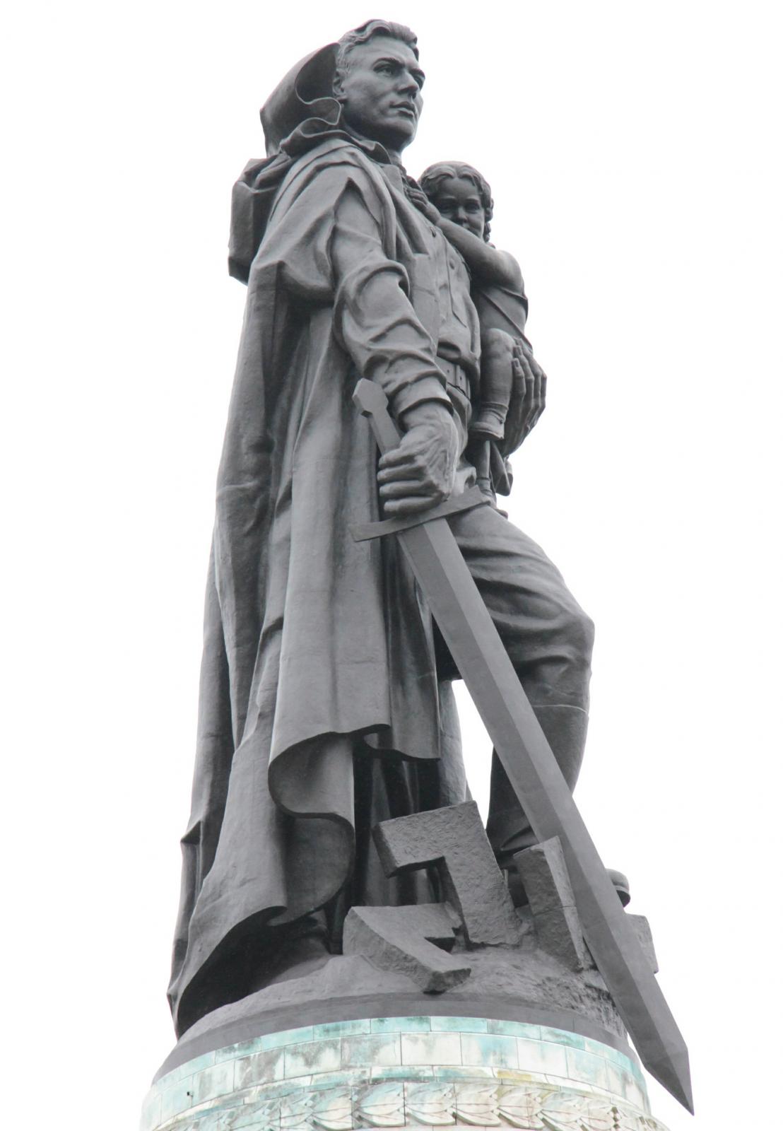 Памятник воину освободителю в Берлине