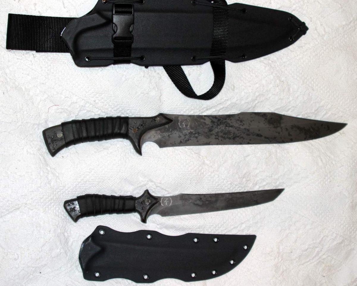 13 ножевых. Набор ножей для зомби апокалипсиса. Нож на случай зомби апокалипсиса. Охотничий нож зомби апокалипсис.